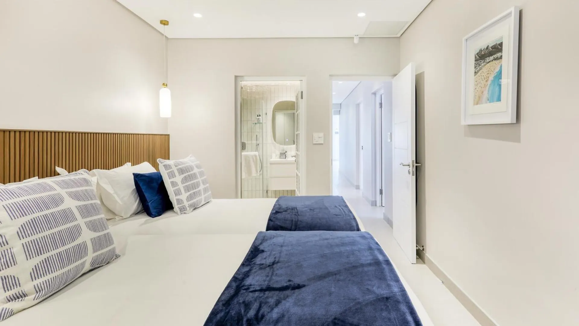 Lisburn On Clifton Beach House - Modern With Views Cape Town 0*,  South Africa
